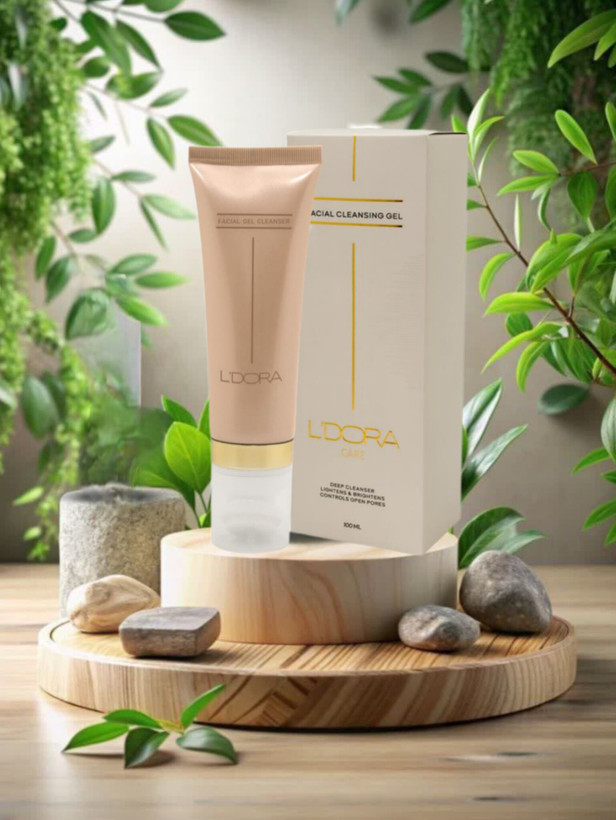 این محصول، یک شوینده عمقی مناسب برای پوست صورت است. این ژل با داشتن ترکیبات مؤثر و آنتیاکسیدان به روشنی و شفافیت پوست کمک میکند.